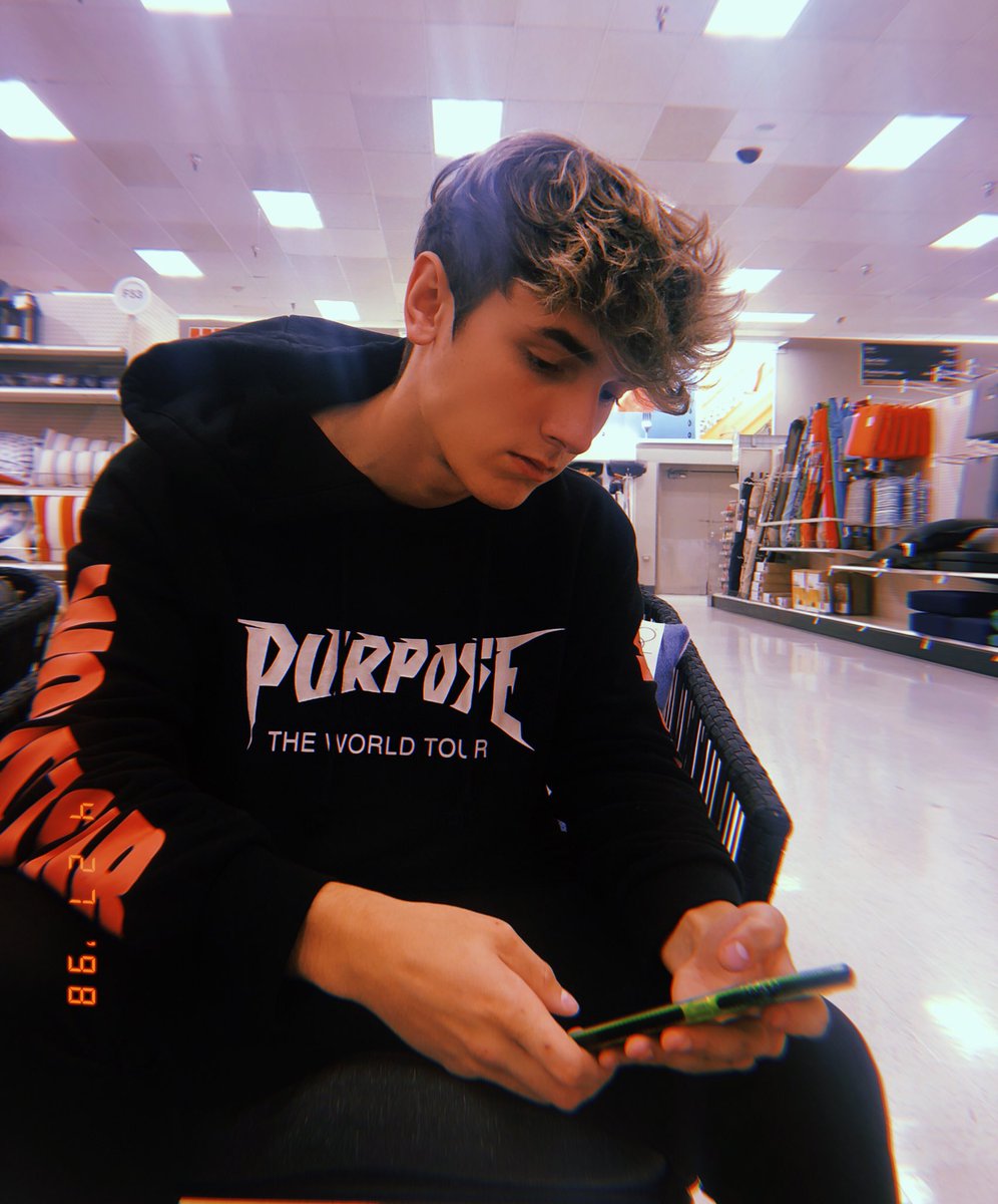 BryceHall's tweet image. waiting for a text but sadly never got one