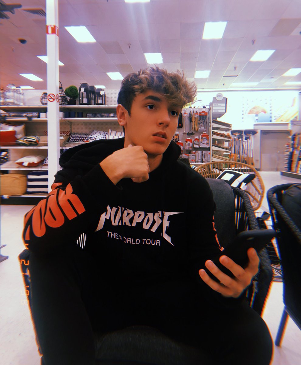 BryceHall's tweet image. waiting for a text but sadly never got one