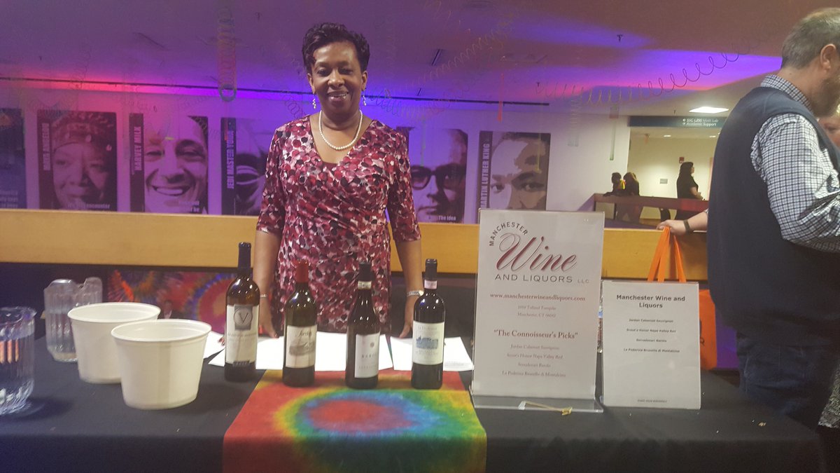 MCCF_Events's tweet image. Sponsors, Total Wine and Manchester Wine and Liquors, having a good time at EOFW. #MCCFundADream
