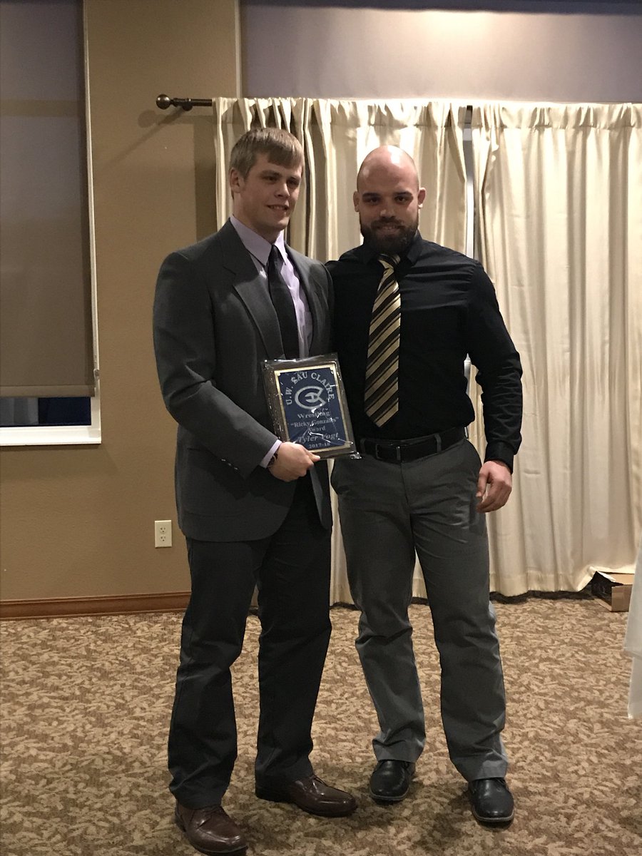 Blugold Wrestling tweet media