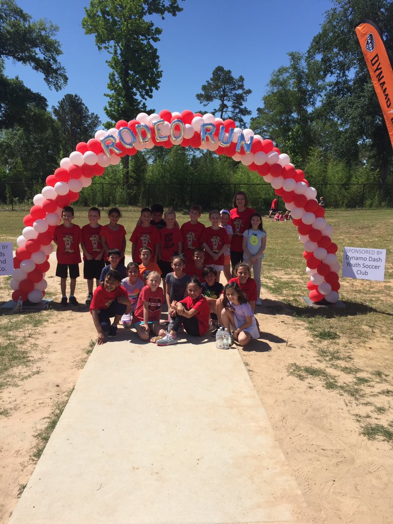 LedbetterAngie's tweet photo. Creekview Rodeo Run fun! #cestisd https://t.co/samECs0ZdE