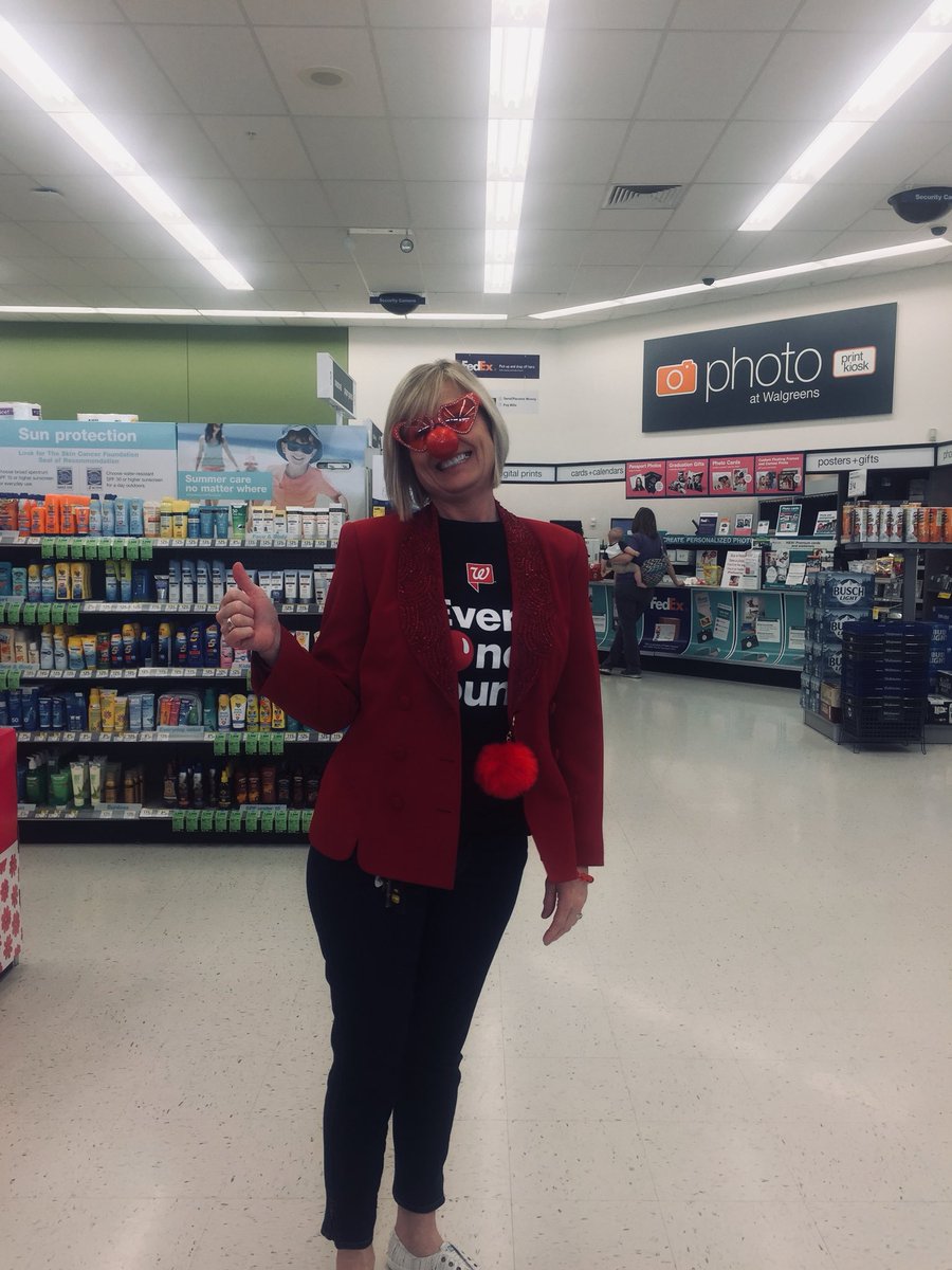 walgreens10939's tweet photo. @wag15099 SM and @walgreens10939 SM in a Nose to Nose battle ๐
Whoโs buyinโ the next red blazer? #dazzlindenise @LacyWagDM @A15_Walgreens #district517style #webringit #RedNoseDay https://t.co/waOqV6Wgfz