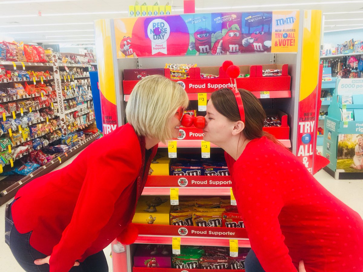 walgreens10939's tweet photo. @wag15099 SM and @walgreens10939 SM in a Nose to Nose battle ๐
Whoโs buyinโ the next red blazer? #dazzlindenise @LacyWagDM @A15_Walgreens #district517style #webringit #RedNoseDay https://t.co/waOqV6Wgfz