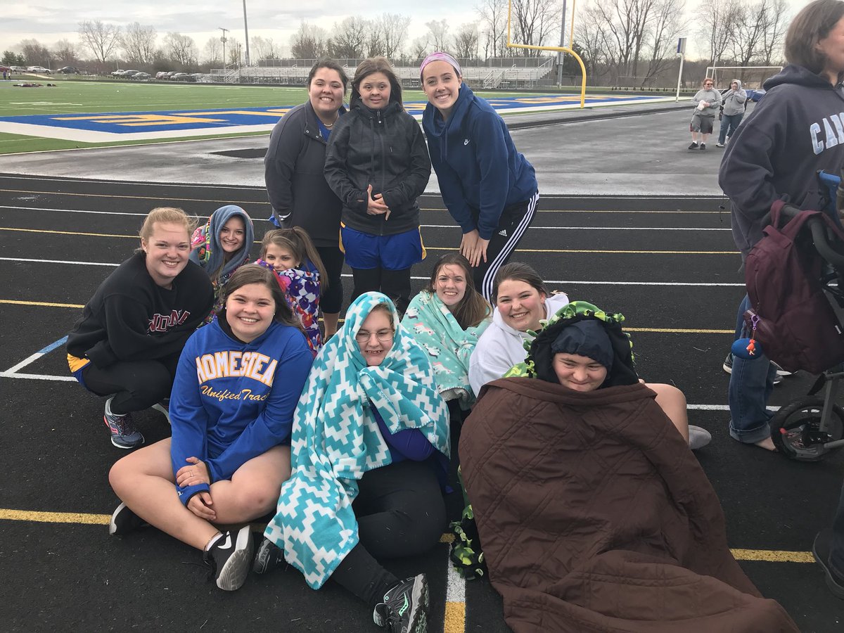 hhschamps's tweet photo. It was a cold one, but a great first meet for our Unified Track team! 🏆🏃🏼‍♀️🏃🏻‍♂️ #championstogether #bettertogether https://t.co/6HMkj3XQkC