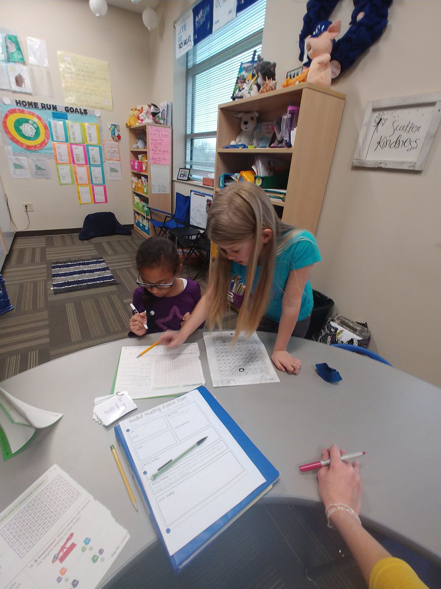 ltylerkc's tweet photo. Warms my heart when S's help one another succeed with genuine intentions, reason 15,487 why I love what I do!! #compasselementary #PCR3Proud https://t.co/Ni24z4SH4i