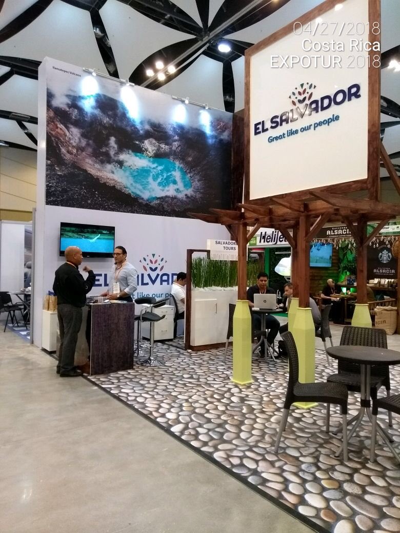 MITURElSalvador's tweet photo. BUENAS NOTICIAS| Nuestro stand en la feria de turismo en Costa Rica #Exposurf 2018 Leer nota completa: https://t.co/hdlCBD734v https://t.co/vRwnZIPUD8