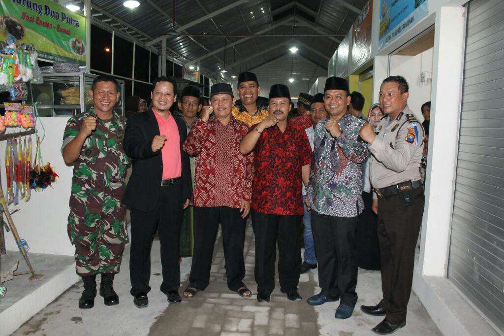 mujibaura's tweet photo. Ketua DPRD Kab Sda Topp meresmikan BUMDes Desa Panjunan
#tppkecsukodono
#tppdelta
#tppjatim
@EkoSandjojo
@dprdjatim https://t.co/jx0kI6dMvt