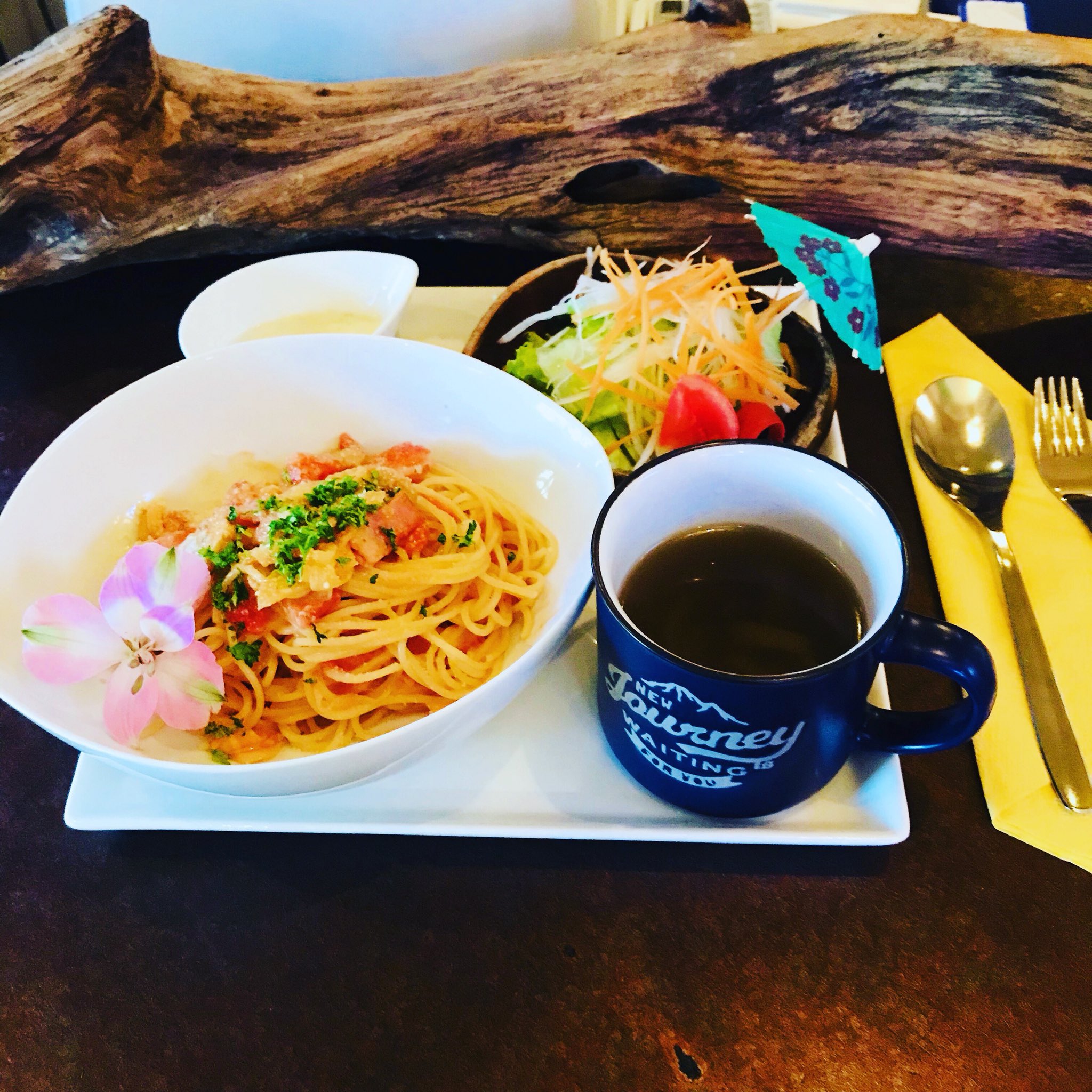 Atami Olive Cafe Atami Olive Cafe 本日も11時 営業しております 本日はクリームパスタの ランチプレートを載せてみました ぜひ一度ご賞味下さい 熱海 伊豆 熱海オリーブカフェ Atamiolivecafe お洒落カフェ にこちゃんカフェ ランチ パン