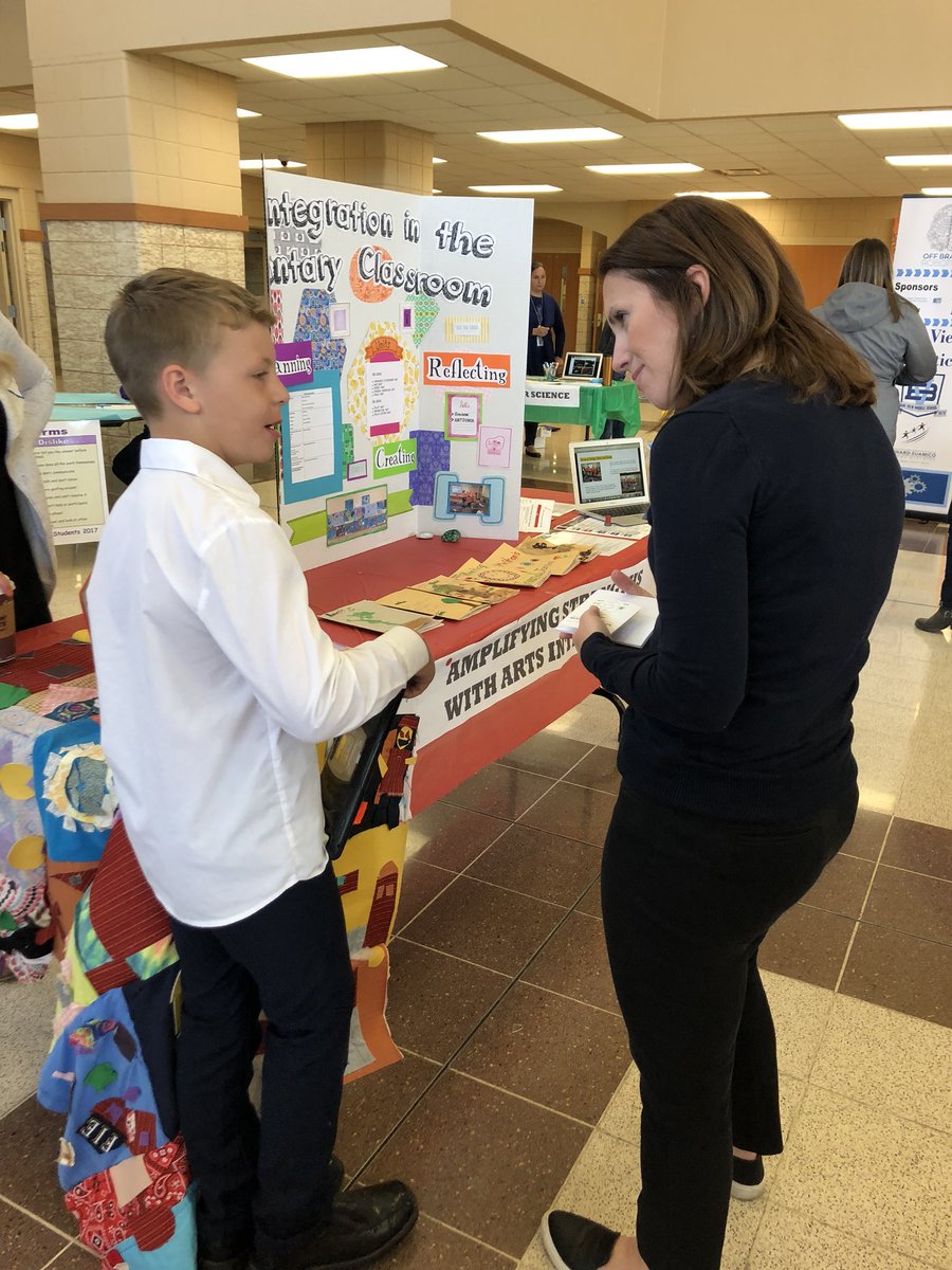 HSSD_mirazygi's tweet photo. Love π seeing students take ownership and share their learning experiences! ππSuch an awesome day! #hssdcreate @HSSD_tlc #BHsailors #ArtsIntegration #Coding https://t.co/JPze1WzCv2