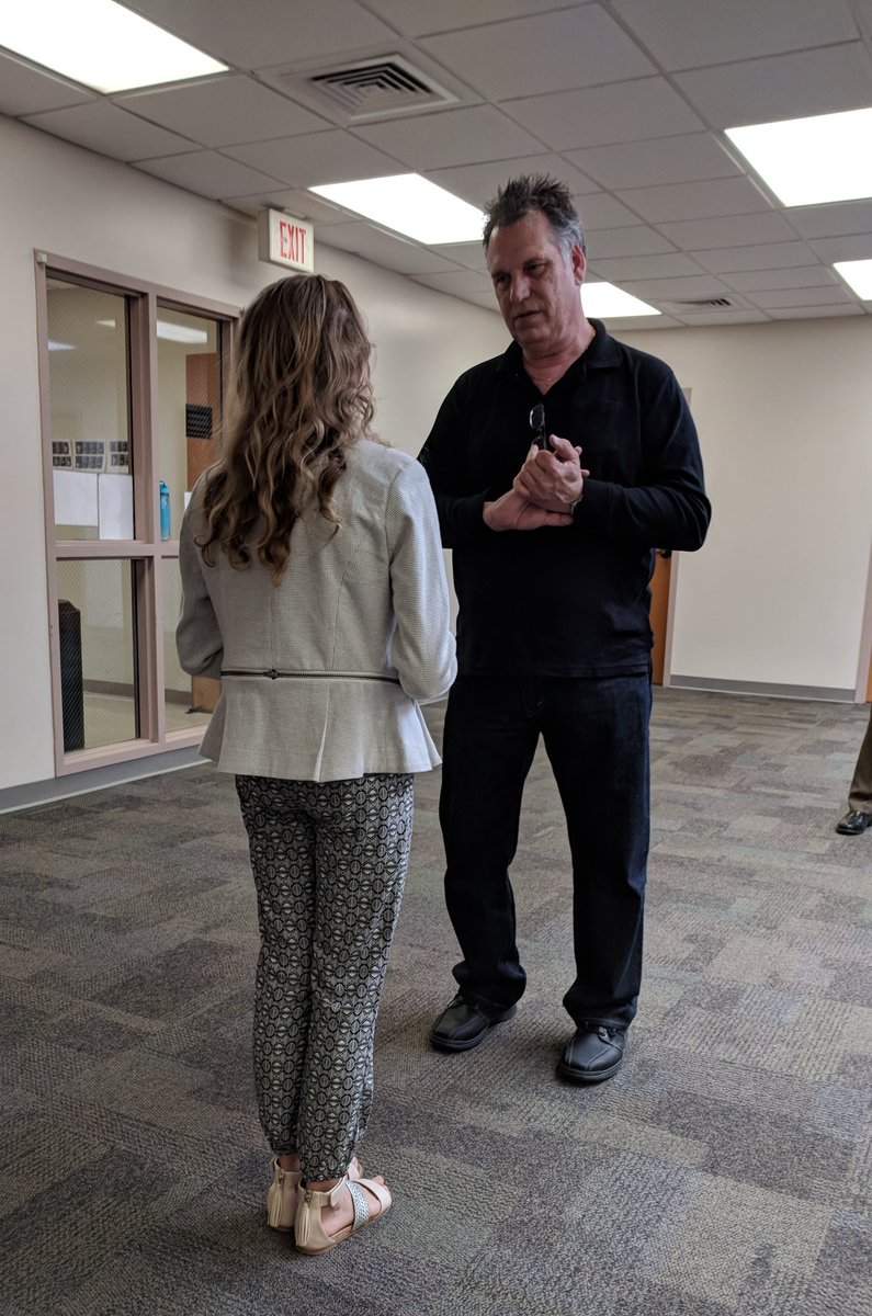 MrsHinton24's tweet photo. What an incredible job by these 6th graders at the Amazing Shake! They led conversations with some real professionals- a task most adults today are afraid to do! #iwstories #REALlifeskills #creatingpeoplenotstudents https://t.co/amDzdT3SeD