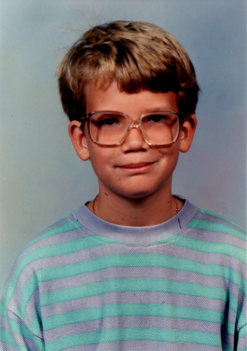 hankgreen's tweet image. OK , let's do this. #oldheadshotday
