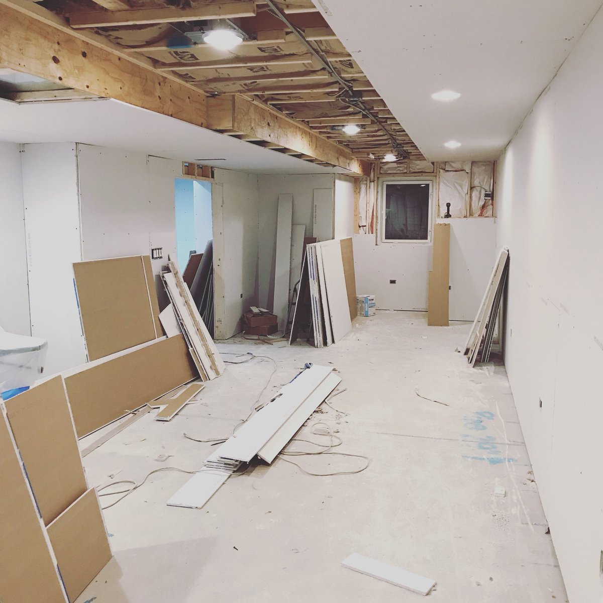 KomarProject's tweet photo. Well I finally made it to drywall!! I can finally feel the awesomeness that will be the Komar Workshop!!#komarproject #basementshop #drywall #makingmoves https://t.co/g9hRYmQcY1
