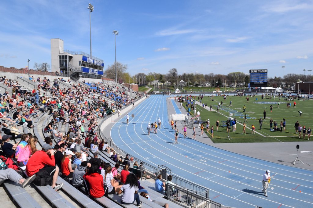 DrChuckAmbrose's tweet photo. @UCMTF are at the @DrakeRelays and both the Mules &amp; Jennie’s have great finishes in the Sprint Medley Relay. https://t.co/IjsRP5EwZk