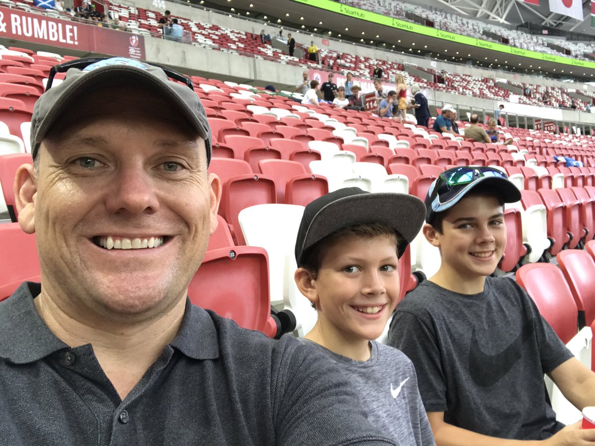 GMW_databoom's tweet image. The boys at #sgrugby7s in Singapore. Australia vs Scotland about to kick off.....Go the Aussies!