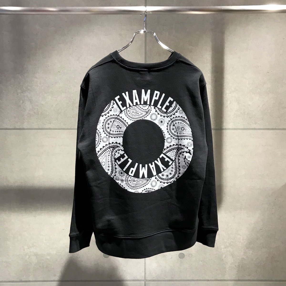mfc_store's tweet photo. -SELECT-
EXAMPLE 
Paisley Round Logo Crew neck https://t.co/qtgtW3pbvS