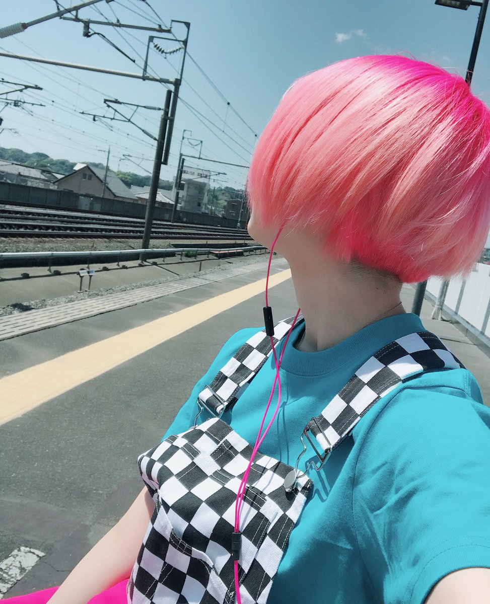 咲桜 牧野 百花 Ar Twitter 新幹線待ちの駅のホームは風がきもちいうえに空が眩しかったでござる W 掛川よ 達者でなあ ๑ ๑