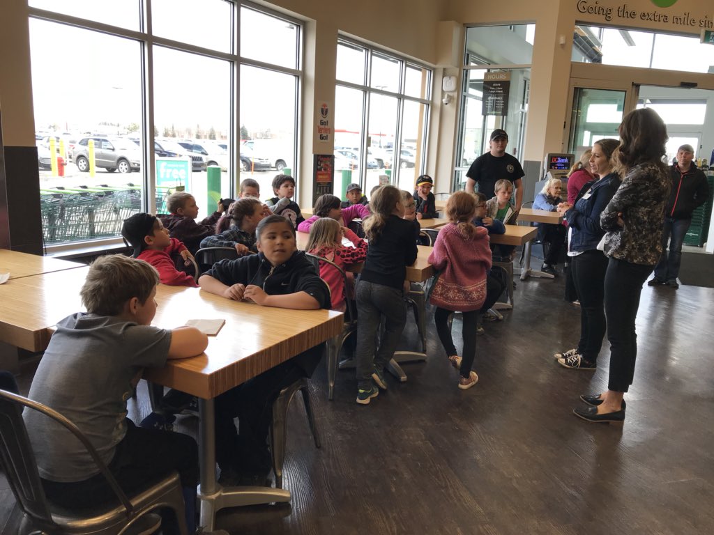 What an action packed day Thursday was. Thank you to Boston Pizza Yorkton and Save-On-Foods Yorkton for having us. Grade 2/3 had so much fun!! @MillerSchoolSK <a href="/bpyorkton/">Boston Pizza Yorkton</a> <a href="/saveonfoods/">Save-On-Foods</a>