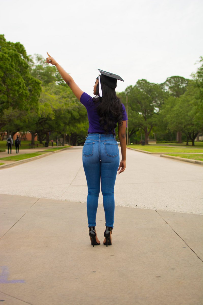 Ada_Jae's tweet image. Thank you PV 👩🏽‍🎓#GradSzn #PVAMU #PVAMU18