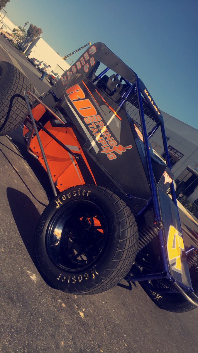 RobertDalby4's tweet photo. Got the Midget ready to rock this weekend at Santa Maria with the @lightupbeverage @USAC_WSMIDGET https://t.co/WNi0MFTZES