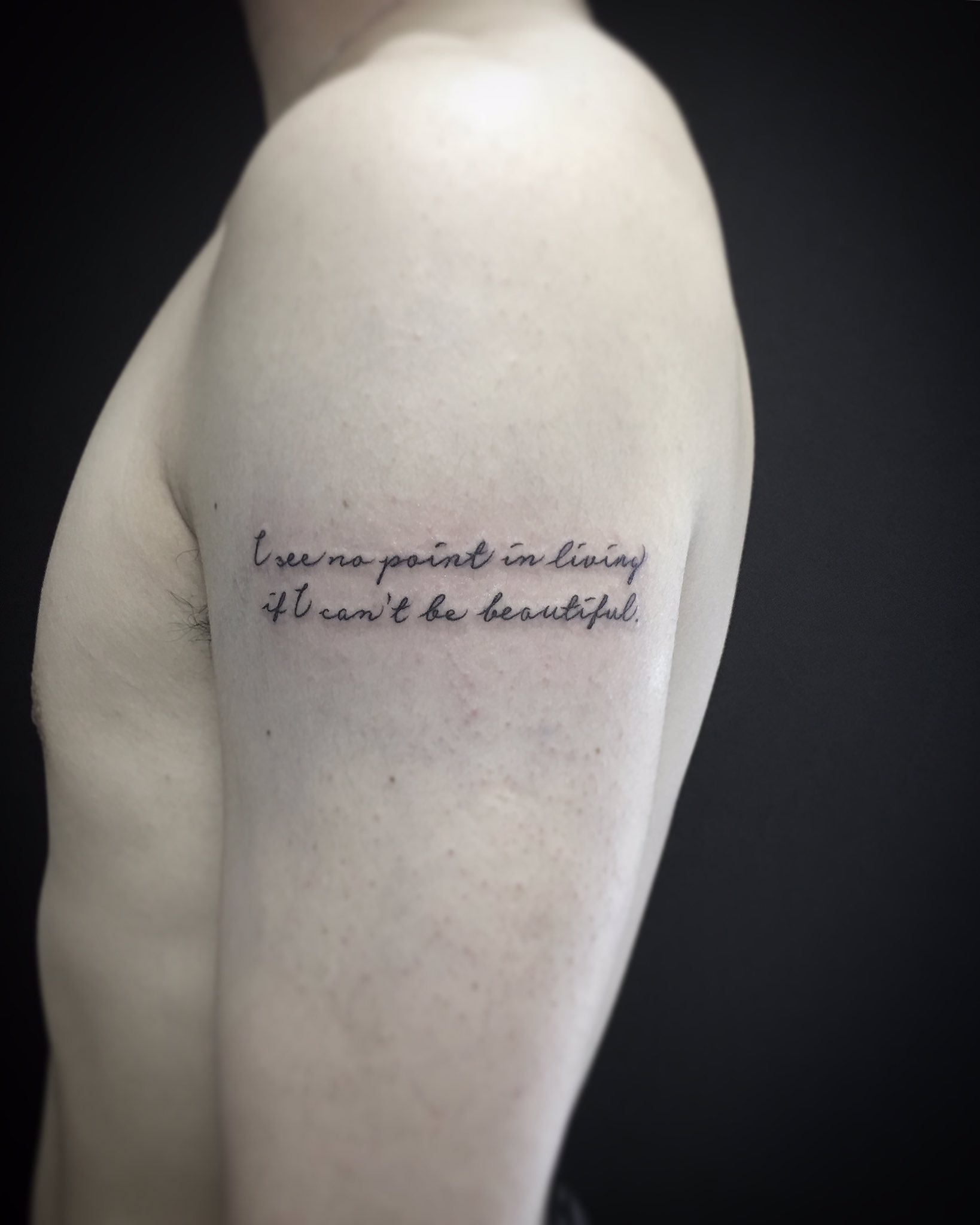 新宿タトゥー Fox Gate Tattoo 肩 レタリングタトゥー 4月28日 本日も営業中 和彫りからワンポイント トライバル B Amp Gまでオールジャンル対応のタトゥースタジオ 東京新宿fox Gate Tattoo 新宿駅徒歩7分 個室ブース完備 その他の