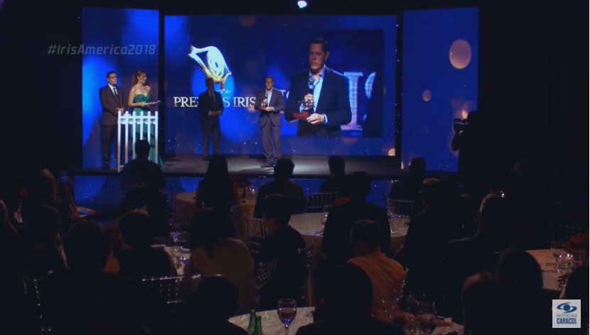 NoticiasCaracol's tweet photo. #NoticiasCaracol gana la mejor investigación por 'Tumaco, la herida que no cierra' y recibe un reconocimiento por 'Un lugar llamado Macondo', en la V entrega de los Premios Iris América de la Academia de Televisión y la #AIL.¡Seguimos trabajando! https://t.co/S9QDqNjJPG