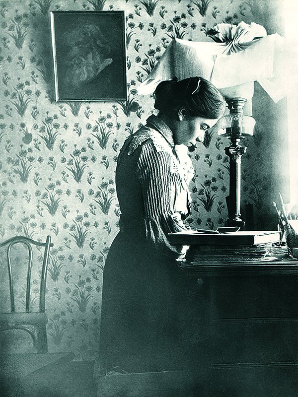 museumMOC's tweet photo. Alla Demidova reads the story of Elena Guro "Poor Knight" listen - https://t.co/AsDT9f7QAT
#MuseumWeek #natureMW #Listen #books #audiobooks https://t.co/nxBM0OZh7o