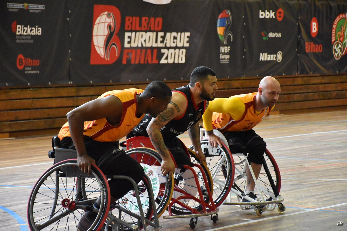 juanbilbo's tweet photo. Gran victoria de @BilbaoBSR ante uno de los grandes del BSR europeo como es el Galatasaray (80-77) 
1° de Grupo.
💪👍🏀Zorionak!!
A la espera del rival para las semifinales de esta tarde en Txurdinaga, 17.30h. 
@BilbaoEF2018 @FEDEDDF @IWBFEurope
Fotos @expebasket https://t.co/JEsCfTXGbU