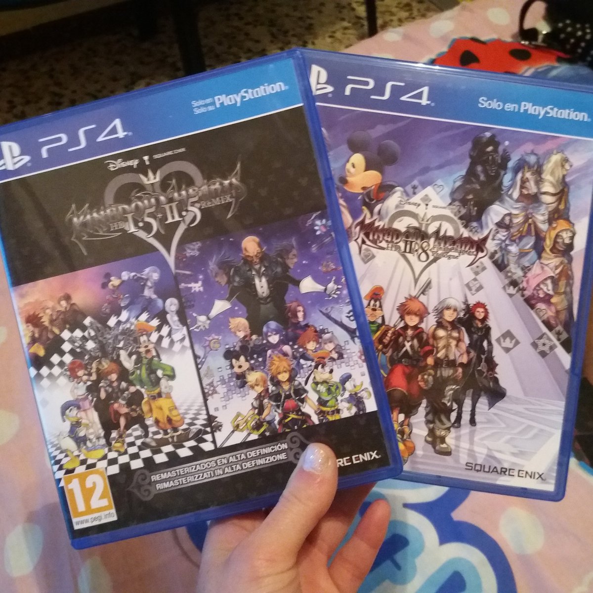 NezukoTanjiro92's tweet photo. Se podría decir que ya tengo todos los Kingdom Hearts de todas las consolas que sacaron!! 😍😍😄😄💕💕💖💖👌👌 #kingdomhearts #playstation4 #sora #riku #mickeymouse #pluto #patodonald #waltdisney #kairi #goofy #minniemouse #deisi https://t.co/3P7BmQyWUi https://t.co/I8OxIL3Vrw