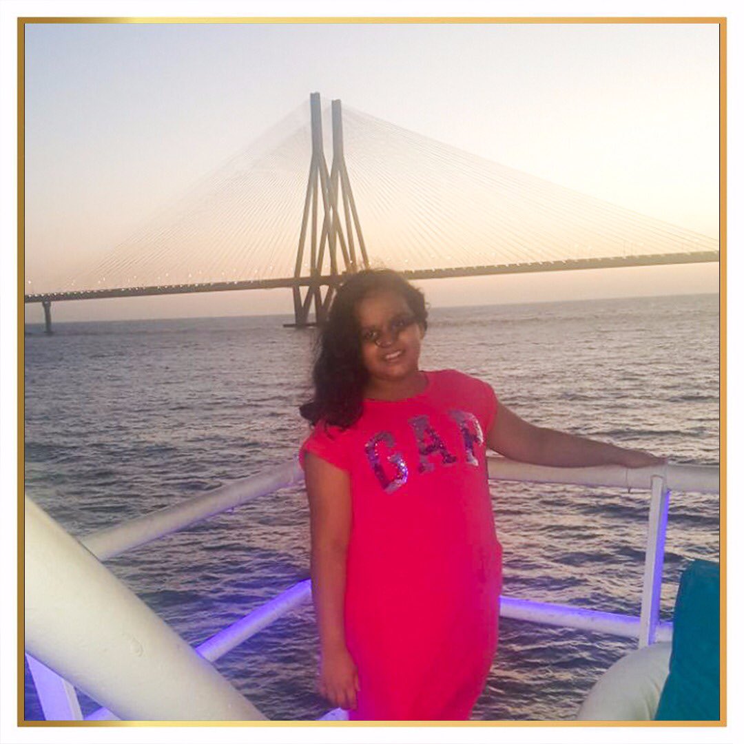 Look who gave us a visit with her friends Divija Fadnavis daughter of our Chief Minister @devendra_fadnavis 
Isn't she cute?
.
.
#floatingsouls #waveparty #memoryatark #celebration #weekendvibes #arkdeckbar #worli #bandra #sealink #reclamation  #yachtparty