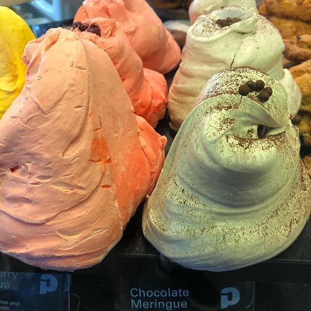 frankarr's tweet photo. Too much sugar #merangue https://t.co/RJecF10H84