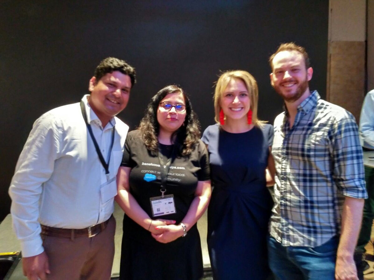 Finally got chance to meet <a href="/hollygfirestone/">Holly Firestone</a> and her hubby and must say you are a true #Trailblazer with golden #Trailheart ... Thanks <a href="/dreamOle__c/">dreamOlé</a> for the giving us platform to learn nd connect with people