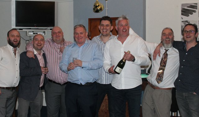 jollyjesters77's tweet photo. Lucky winner Paul here from our recent #LegOfMutton evening in #Southsea.  This particular table of handsome fellas thoroughly enjoyed our banter and #FunCasino entertainment, fab team &amp; a hilarious night of fun! https://t.co/ikEIreVXqB #CasinoNight #CasinoParty https://t.co/4lRu4rnNzy