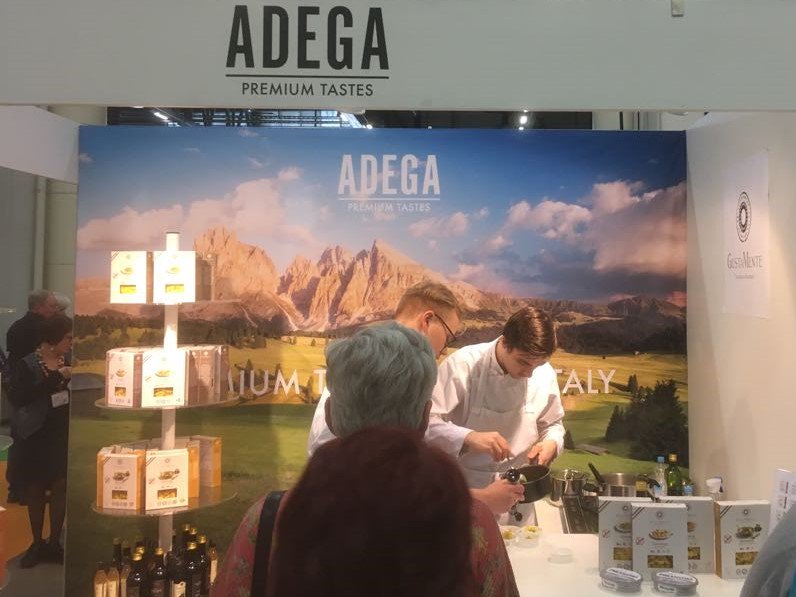 GustaMenteWeb's tweet photo. GustaMente thanks his partner Adega Oy for his presence at the #lautasella2018 trade fair. Thanks to Turunen.a  for his help in making known #GustaMente in #Finland https://t.co/QJNdDaqVaT