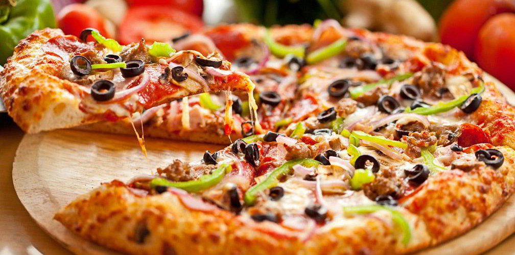 LeoVegasSportSv's tweet photo. Vi kör en pizzatävling idag gott folk! RT + Följ oss så drar vi 2 vinnare imorgon. 🍕 https://t.co/dfm2p3HpQu
