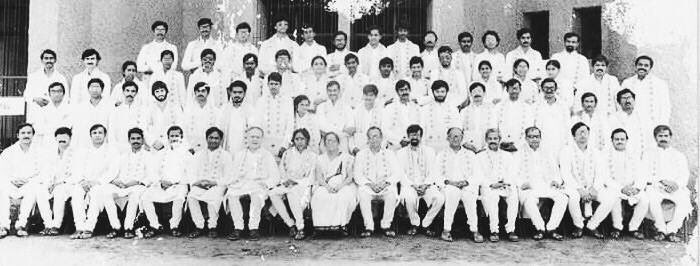 S_Sivakumar's tweet photo. A pic from thirty five years ago, when our batch graduated from IRMA (Class of 1983). Unique Convocation Dress: White Kurta &amp; Chudidar and Kolhapuri Chappals. And an Angavastram with IRMA Logo! https://t.co/D6popMzWEV