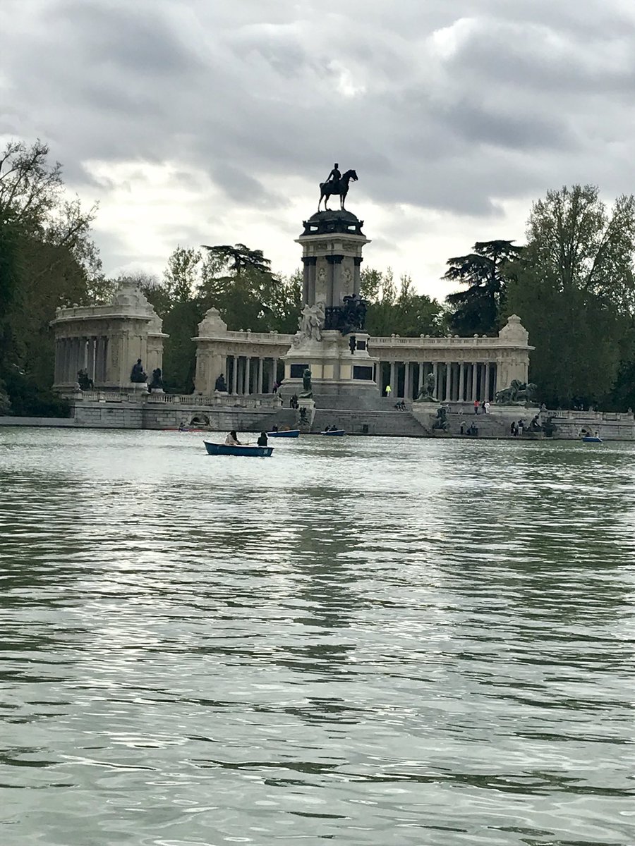 MA_mfl's tweet photo. @MerchantsAc an early start and off exploring @_ElRetiro https://t.co/24heaHfCO6