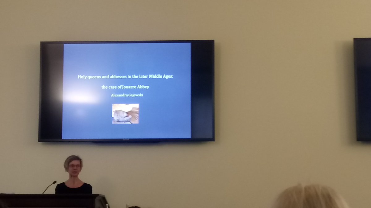 ProfLRoach's tweet photo. And rounding off the first session, Alexandra Gajewski takes us into the later Middle Ages. #rulingwomen https://t.co/bf0onIOs5t