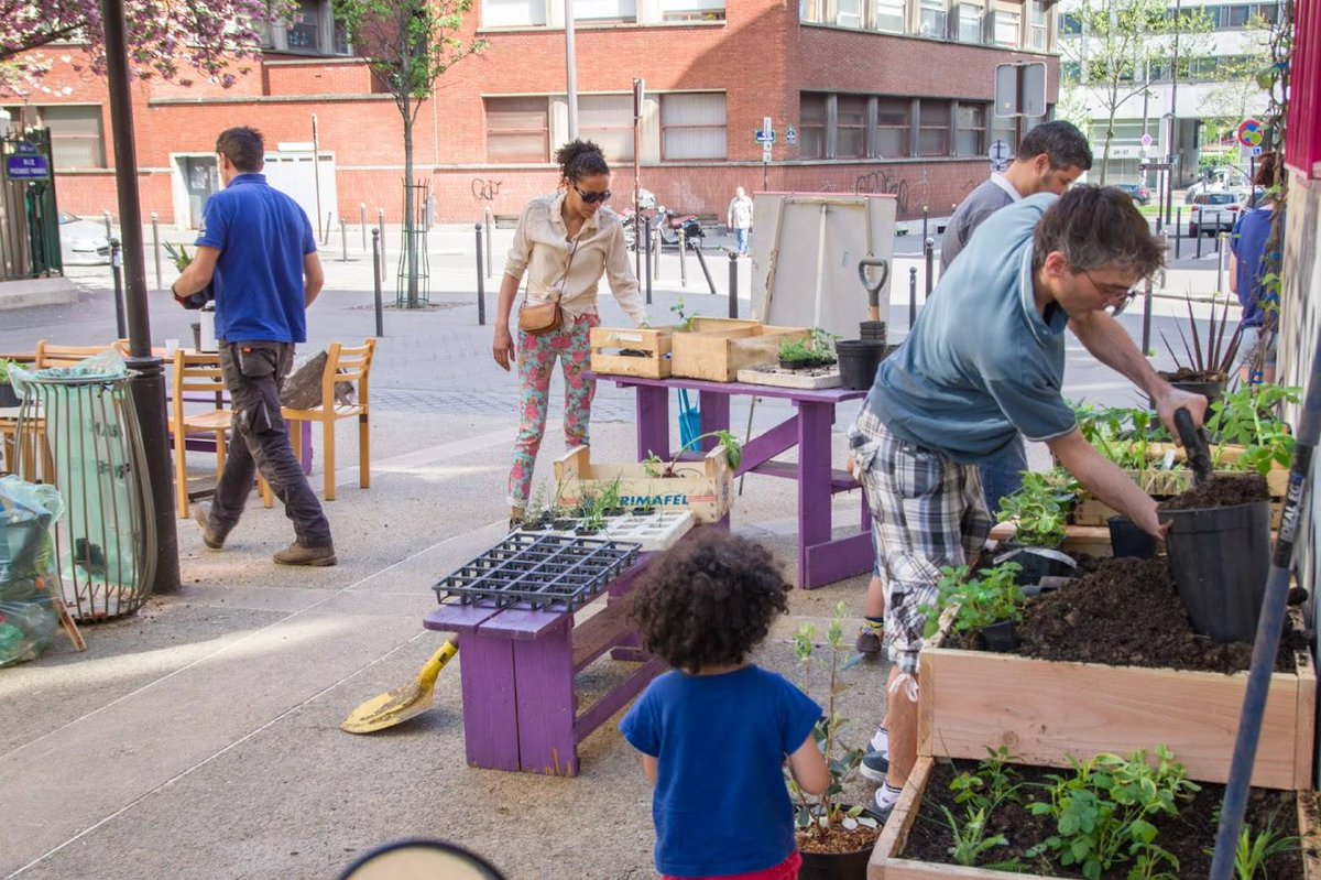Résultat en image du chantier Paradol, en clôture du Mois de la végétalisation, et dans le cadre des 48h de l'AU. <a href="/ProjetVU/">Association Vergers Urbains</a>