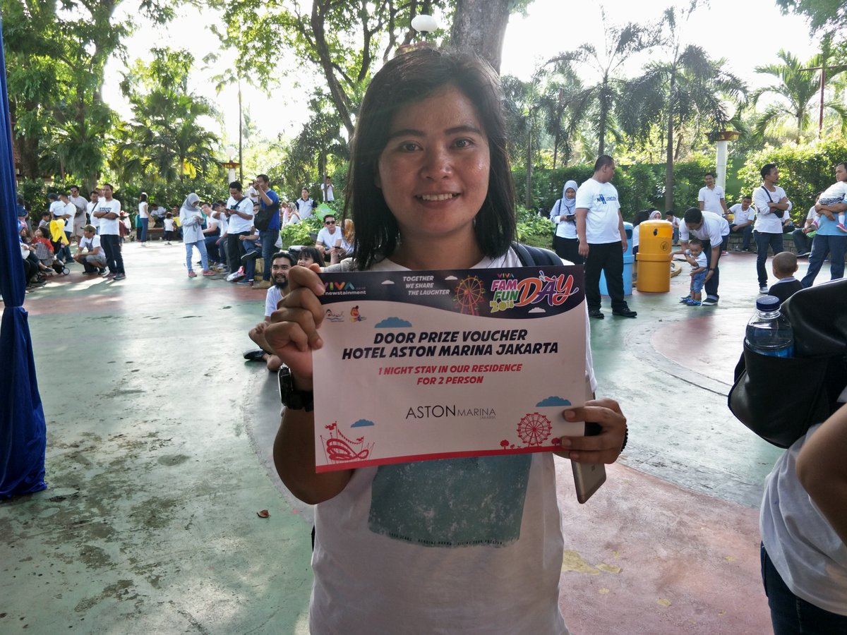 VIVAcoid's tweet photo. Ini dia pemenang doorprize persembahan dari Hotel Santika Hayam Wuruk, Hotel Ibis Cawang, Hotel Aston Marina. Selamat!!
#1newstainment
#FAMDAYFUNDAYVIVA https://t.co/OIsMIF3J3s