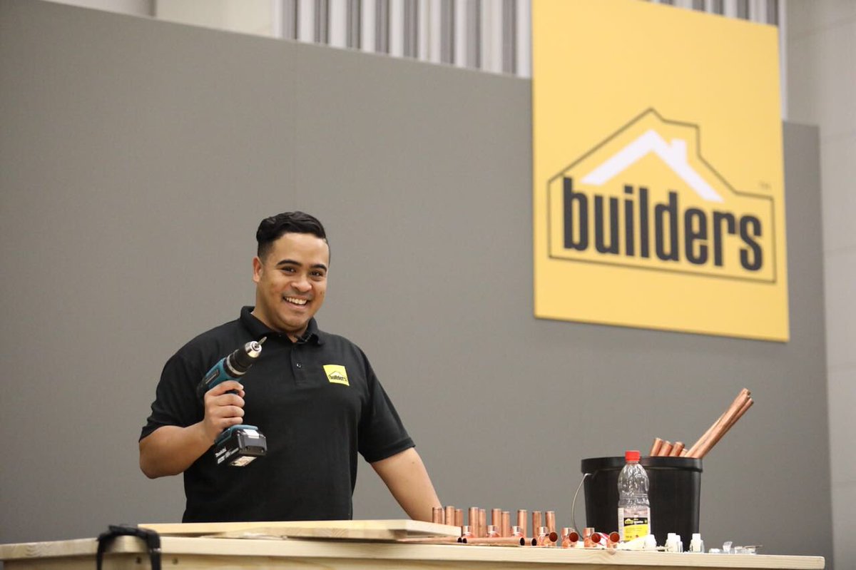 BuildersSA's tweet photo. .@Ryan_TheDIYGuy showing us how to make a drinks trolley! Join us at our stand for more DIY tips 💪🏾#BuildersDecorexCPT18 #decorexcpt18 https://t.co/5bZqJohNkb