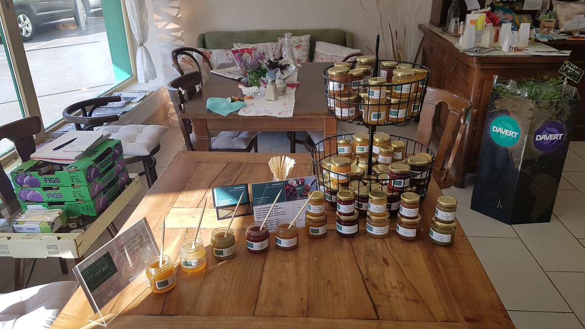 LaGustaria's tweet photo. product presentation and tasting at https://t.co/qvKF6kHkd0 #ChampagneJelly #confit #raspberry #fig #kiwi #SaffronMint #homemade #allnutaral  #LaGustaría #Ebreichsdorf #feinstesvondaheim #naturrein https://t.co/zCW6tnPnYV