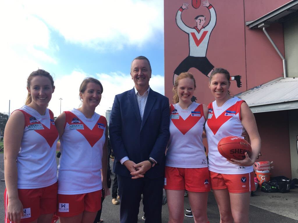 SMDSClub's tweet photo. He has got the height but the girls have leg speed and sharper skills. A good contest. @MartinFoleyMP  @SouthMelbDFC https://t.co/f4xFbvXoVf