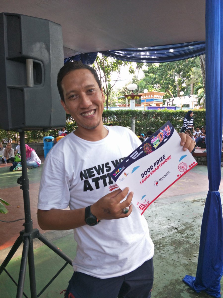 VIVAcoid's tweet photo. Nah kalo ini para pemenang persembahan dari @pertamina dan @Telkomsel . Selamat!!
#1newstainment #FAMDAYFUNDAYVIVA https://t.co/VX7mfgCg59