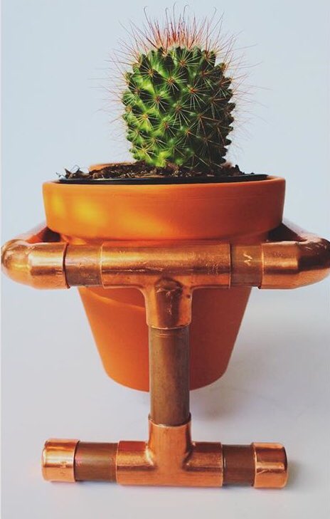 Mini copperpipe plant stand 

Made from copperpipe fittings, ideal to add a creative look to your home or office 

#copperpipe #creative #plants #plantstyle #industrialdesign #creativeminds #designlook #designthinking #bespoke 

@UpcycledHour @Preloved @ProducedinKent