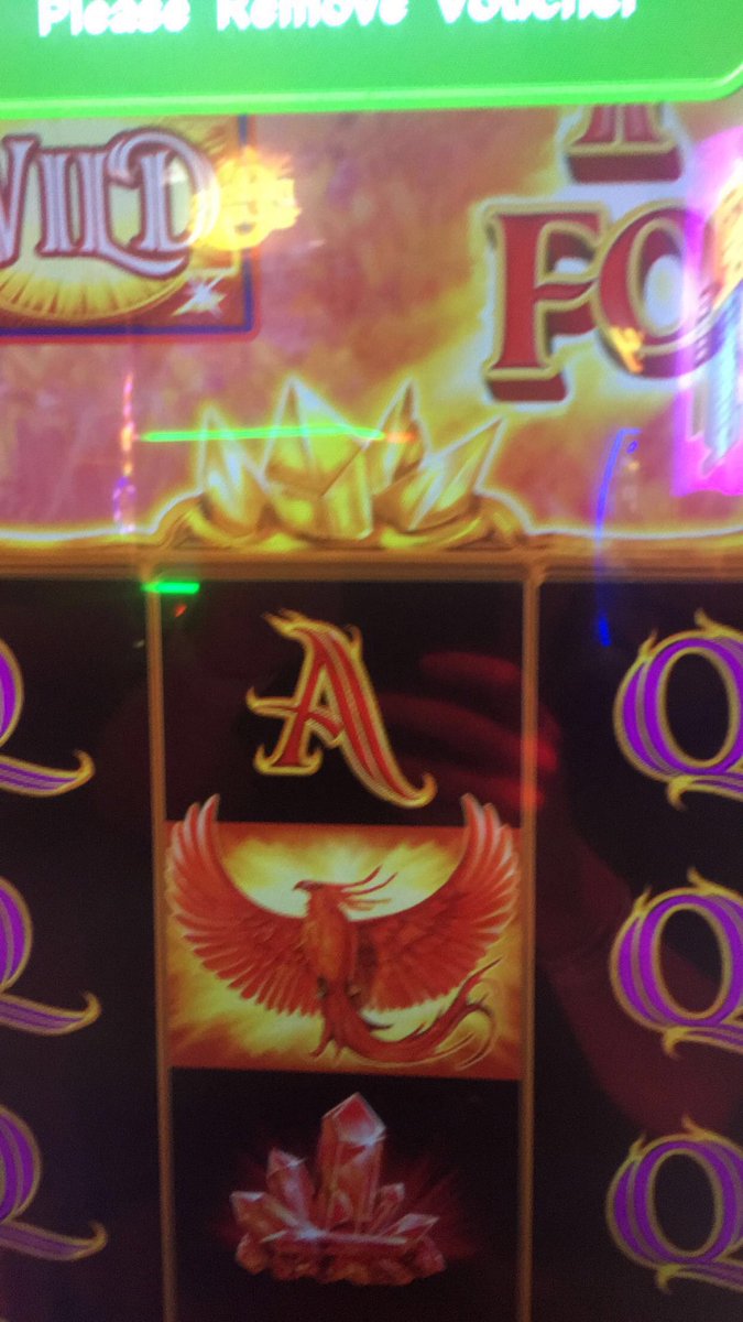NikRenee007's tweet photo. In Vegas at Planet Hollywood and all I notice is what looks like the bacon A @TomSandoval1 got tattooed for Mari ana2525 #ididntevenwin https://t.co/geP09gPsSy