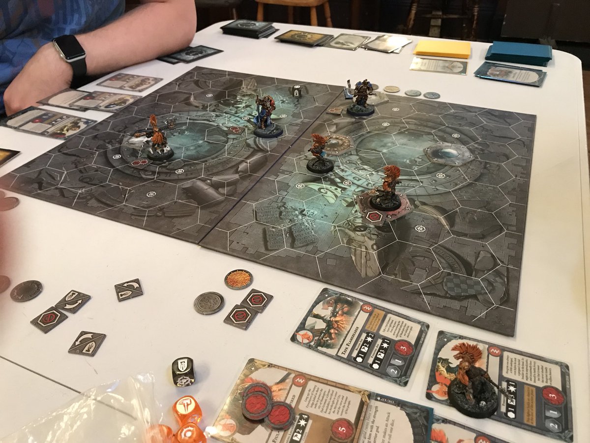 minus_tom's tweet photo. 6 players at the first @Cross_GC Shadespire event - no Skeletons or Farstriders, but everyone else representing! https://t.co/hsYDv3L0fo