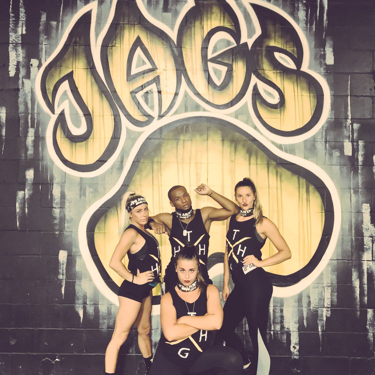 _mackSHAAD4's tweet photo. READY TO SLAY ALL YOUR LIVES w/ MY GIRLZZZ #BYNFAC #TGOHH 💛 @martini_bri @castleberry_tif @izzzlexig https://t.co/mTvyHGUbOU