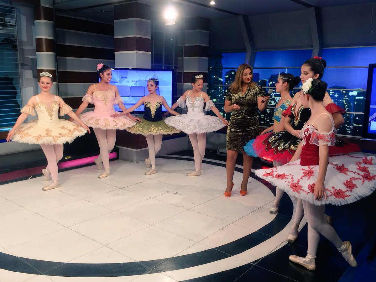 TodoAPulmon2016's tweet photo. Mariela Gonzáles presenta “Graduación 2018”. Las bailarinas del Estudio Dance Mariela Gonzáles en #TodoAPulmón. @Prisi41Quiroga https://t.co/GZxbKVfZIe