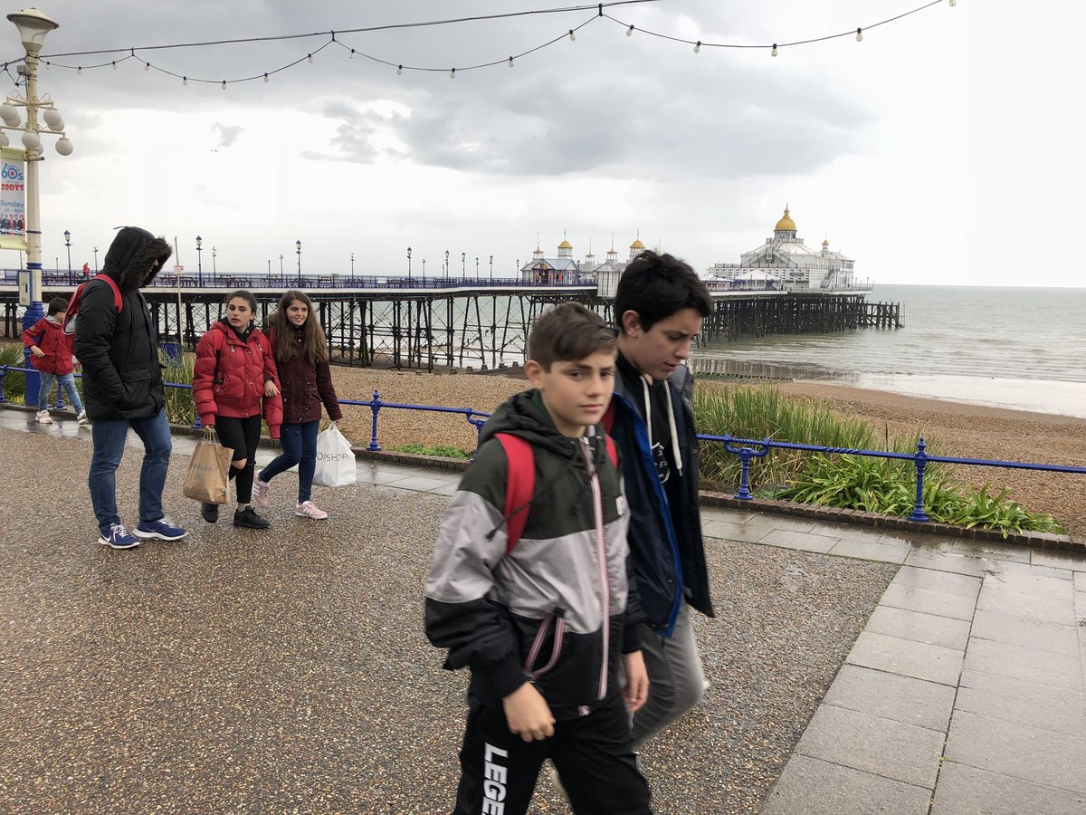 VReinaGijon's tweet photo. Ayer tuvimos una visita a Esstbourne pasada por agua. #VR #VRontour #ponteencamino @Ebourne_co_uk @VisitEastbourne https://t.co/WZBslM9KVY