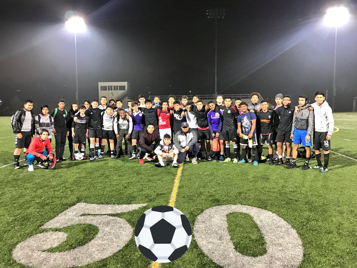 NewRoCoach's tweet photo. Another year of #FNFL for our #NRBVS program. Thank you Youth Soccer of New Rochelle and all the boys for attending this evening. #soitbegins #YSNR @BGCNewRochelle @NewRoYouth @NewRoStrong https://t.co/jwVED6MWvN